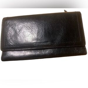 Vintage Fossil Leather trifold wallet size 7”x 4”